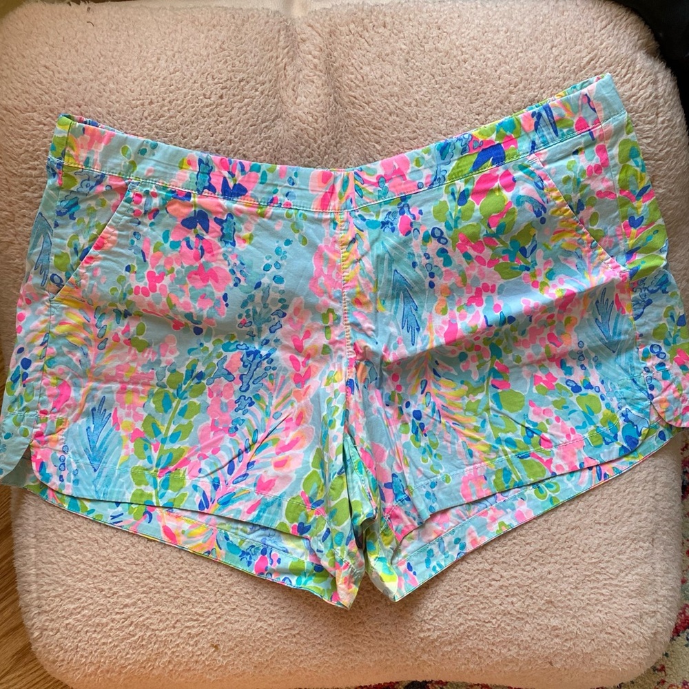 Lilly Pulitzer Ocean View Shorts in Multi Catch the Wave